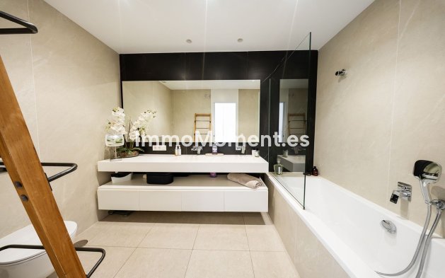 Resale - Apartment - Benahavís - La Quinta