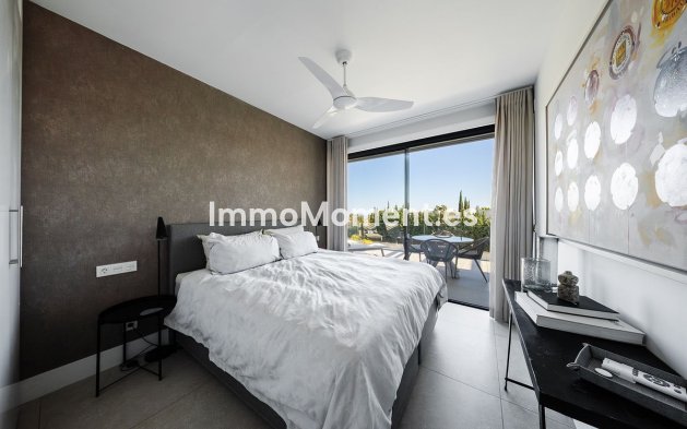 Resale - Apartment - Benahavís - La Quinta