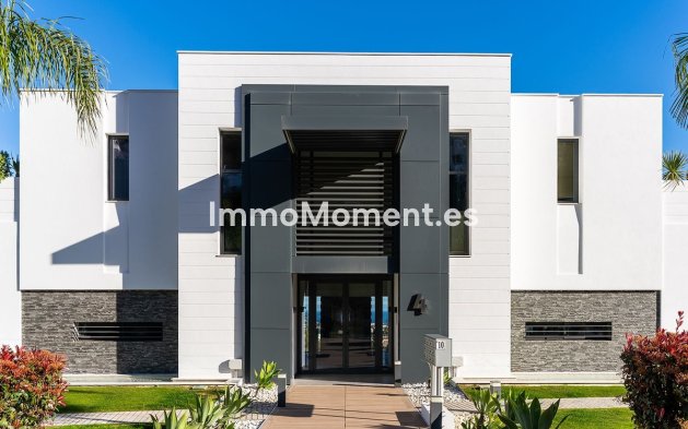 Resale - Apartment - Benahavís - La Quinta