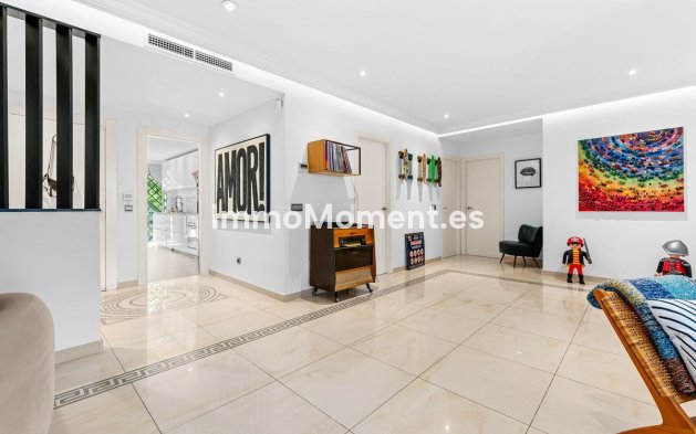 Resale - Apartment - Benahavís - Benahavís Centro