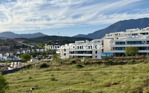 Resale - Apartment - Estepona - Estepona Centro