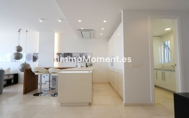 Resale - Apartment - Marbella - Puerto de Cabopino