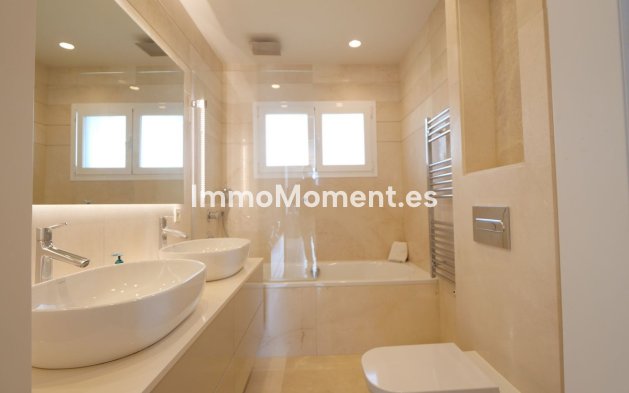 Resale - Apartment - Marbella - Puerto de Cabopino
