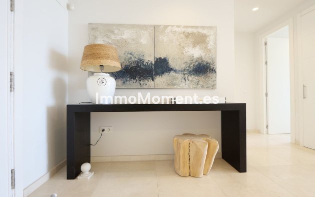 Resale - Apartment - Marbella - Puerto de Cabopino