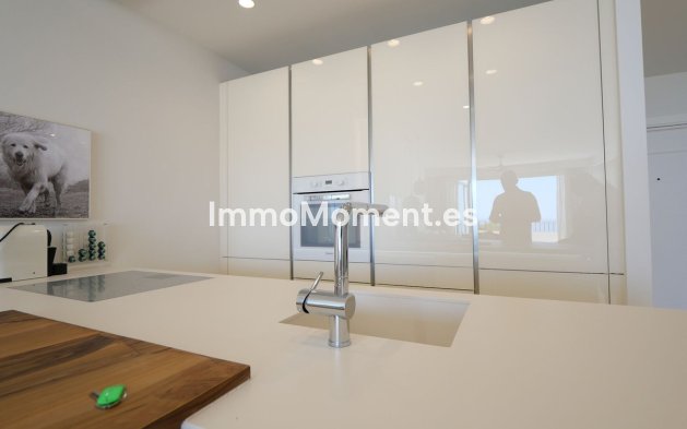 Resale - Apartment - Marbella - Puerto de Cabopino