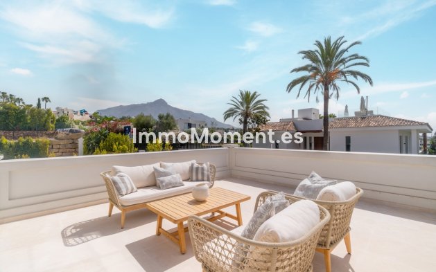 Wiederverkauf - Freistehende Villa - Marbella - Nueva Andalucía