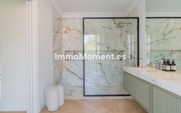 Wiederverkauf - Freistehende Villa - Marbella - Nueva Andalucía