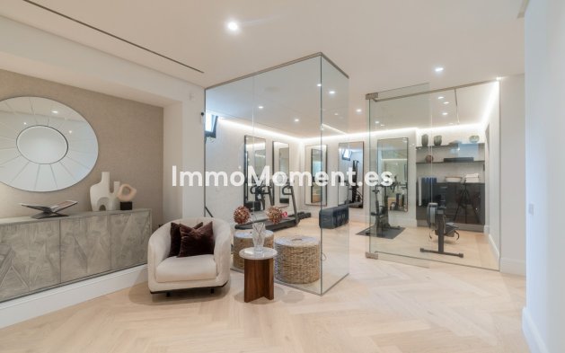Wiederverkauf - Freistehende Villa - Marbella - Nueva Andalucía