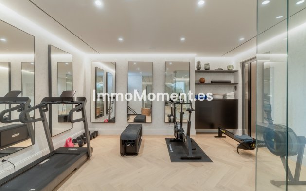 Wiederverkauf - Freistehende Villa - Marbella - Nueva Andalucía