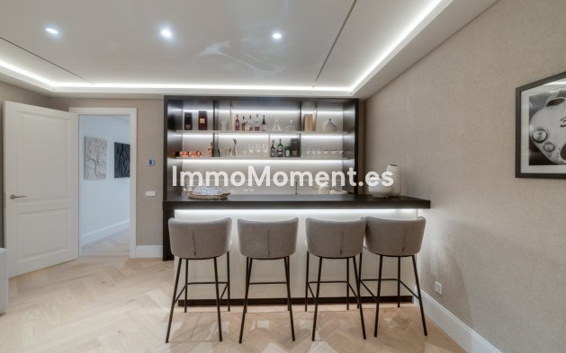 Wiederverkauf - Freistehende Villa - Marbella - Nueva Andalucía