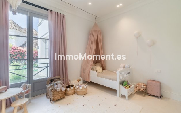 Wiederverkauf - Freistehende Villa - Marbella - Nueva Andalucía