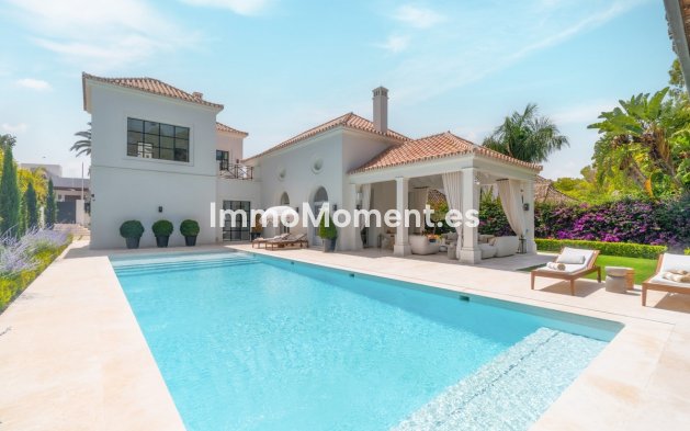 Wiederverkauf - Freistehende Villa - Marbella - Nueva Andalucía