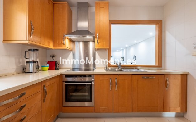 Wiederverkauf - Wohnung - Marbella - Puerto Banús