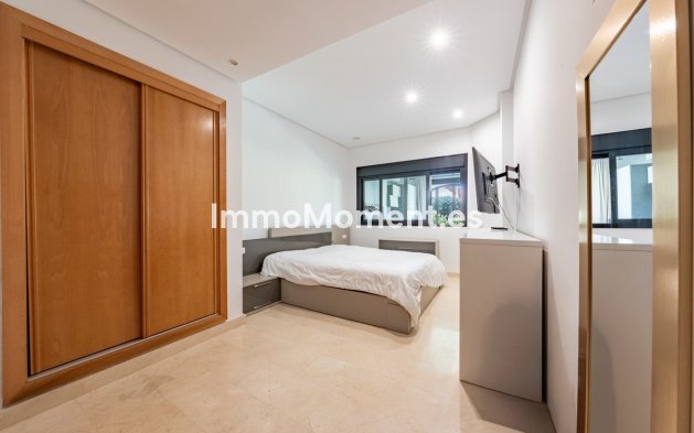 Wiederverkauf - Wohnung - Marbella - Puerto Banús
