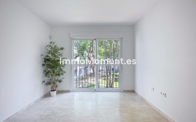Resale - Apartment - Estepona - Cancelada