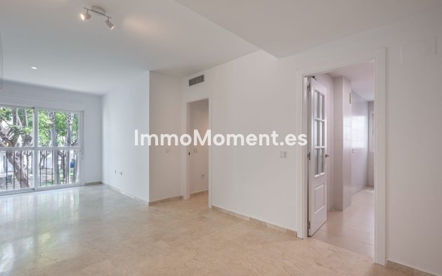 Resale - Apartment - Estepona - Cancelada
