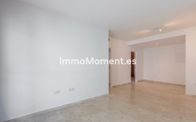 Resale - Apartment - Estepona - Cancelada