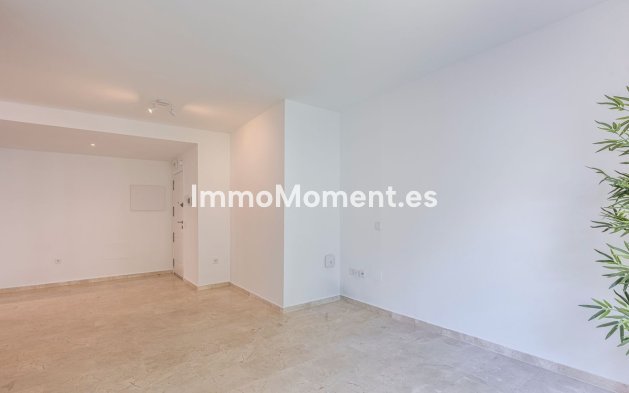 Resale - Apartment - Estepona - Cancelada