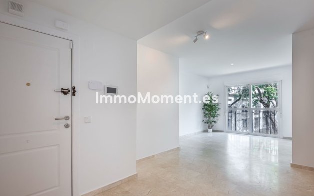 Resale - Apartment - Estepona - Cancelada