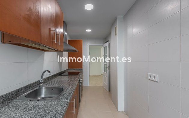 Resale - Apartment - Estepona - Cancelada