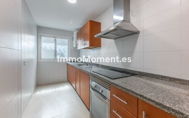 Resale - Apartment - Estepona - Cancelada