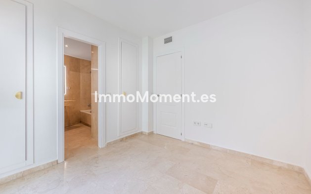 Resale - Apartment - Estepona - Cancelada