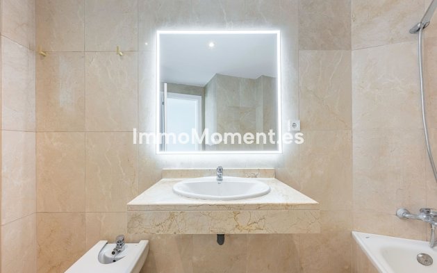 Resale - Apartment - Estepona - Cancelada