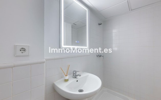 Resale - Apartment - Estepona - Cancelada