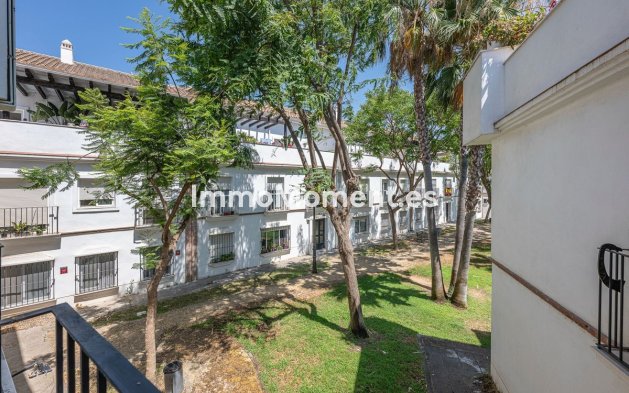 Resale - Apartment - Estepona - Cancelada