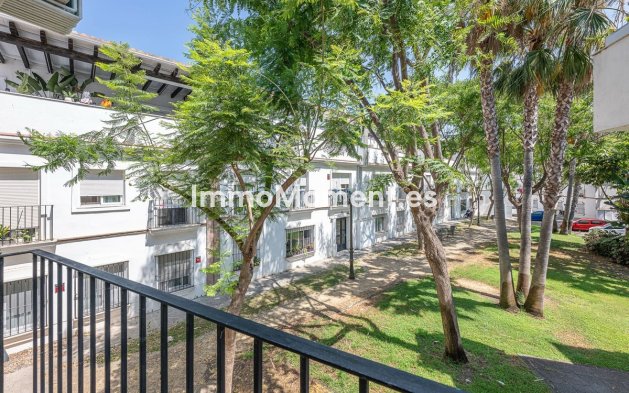 Resale - Apartment - Estepona - Cancelada