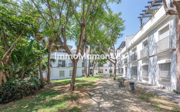Resale - Apartment - Estepona - Cancelada