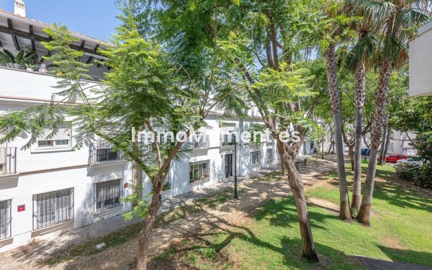 Resale - Apartment - Estepona - Cancelada