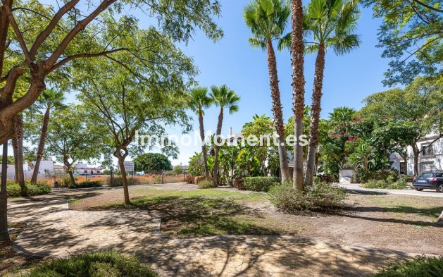 Resale - Apartment - Estepona - Cancelada