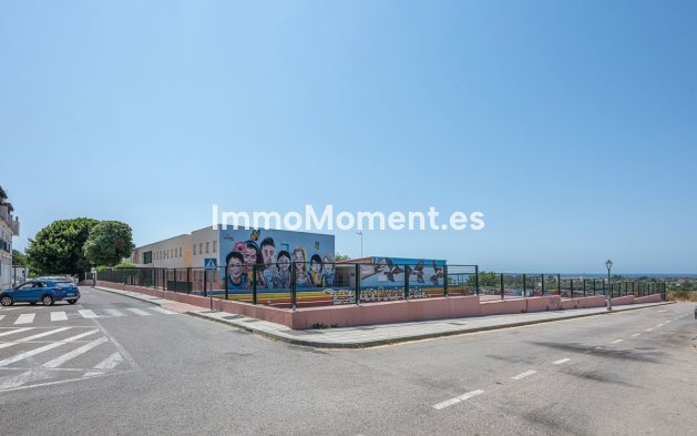 Resale - Apartment - Estepona - Cancelada