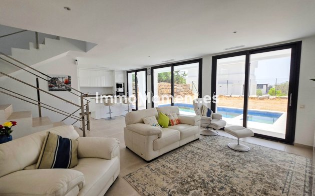 Reventa - Villa independiente - Manilva - La Duquesa