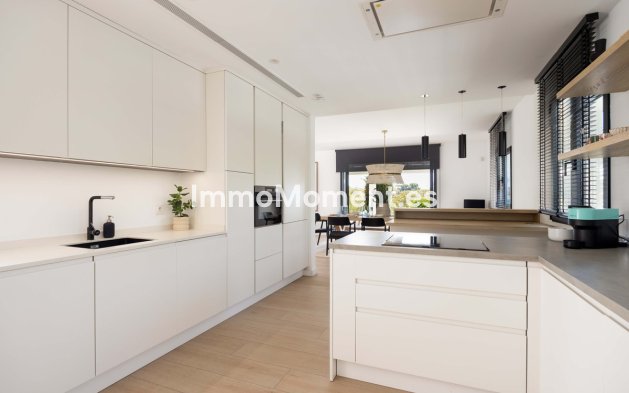 Wiederverkauf - Freistehende Villa - Estepona  - Estepona Centro