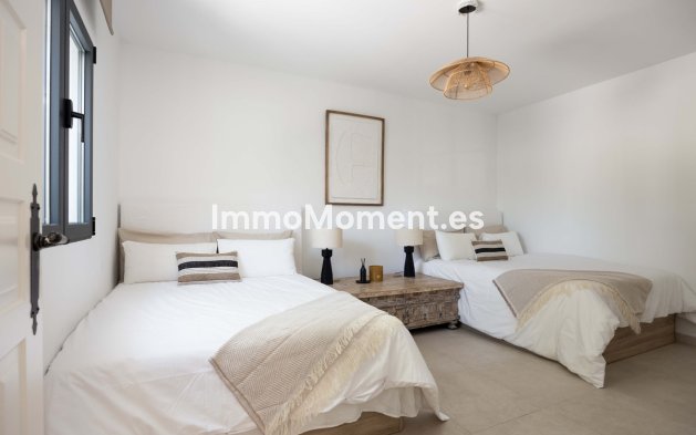 Wiederverkauf - Freistehende Villa - Estepona  - Estepona Centro