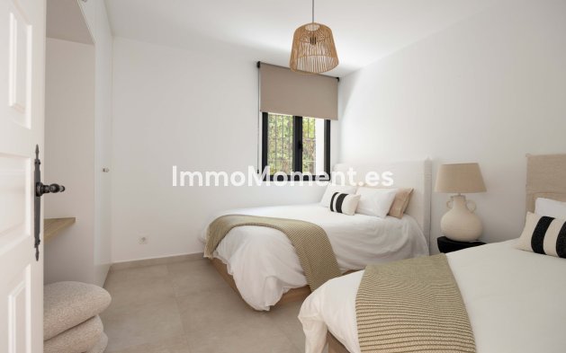 Wiederverkauf - Freistehende Villa - Estepona  - Estepona Centro
