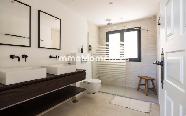 Wiederverkauf - Freistehende Villa - Estepona  - Estepona Centro
