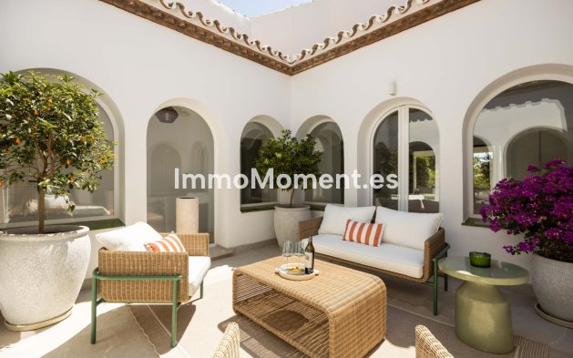 Wiederverkauf - Freistehende Villa - Estepona  - Estepona Centro