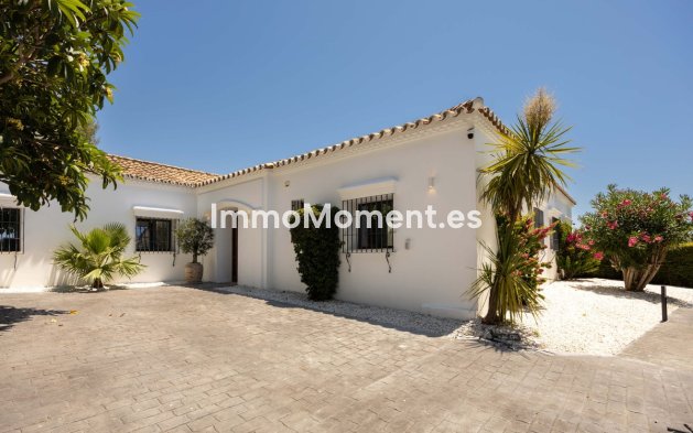 Wiederverkauf - Freistehende Villa - Estepona  - Estepona Centro