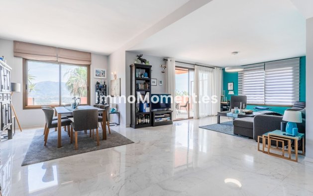 Resale - Apartment - Marbella - La Mairena