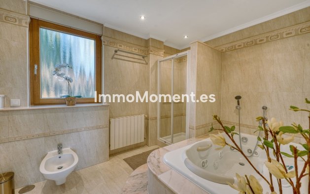 Wiederverkauf - Freistehende Villa - Marbella - Elviria