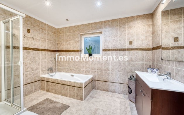 Wiederverkauf - Freistehende Villa - Marbella - Elviria