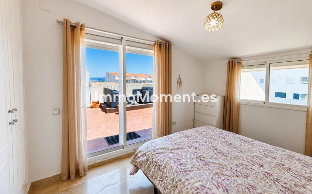 Resale - Apartment - Manilva - La Duquesa