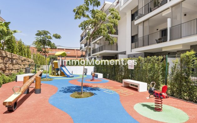 Resale - Apartment - Estepona - Estepona Centro