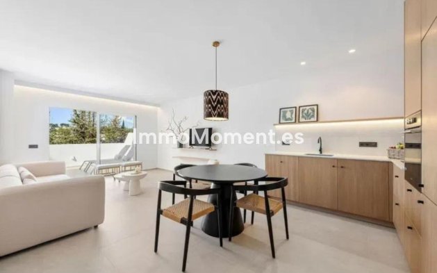Resale - Apartment - Marbella - Nueva Andalucía