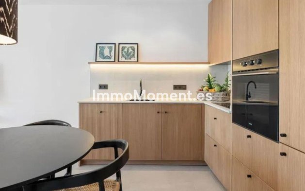 Resale - Apartment - Marbella - Nueva Andalucía