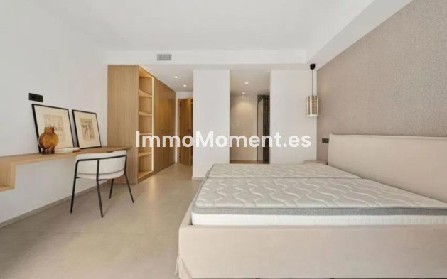 Resale - Apartment - Marbella - Nueva Andalucía
