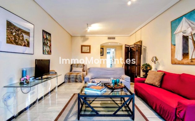 Resale - Apartment - Marbella - Puerto Banús